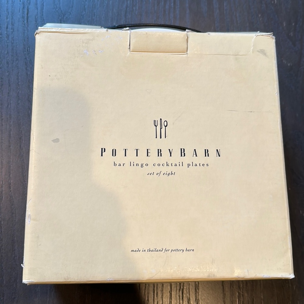 Boxed set of cocktail plates - new